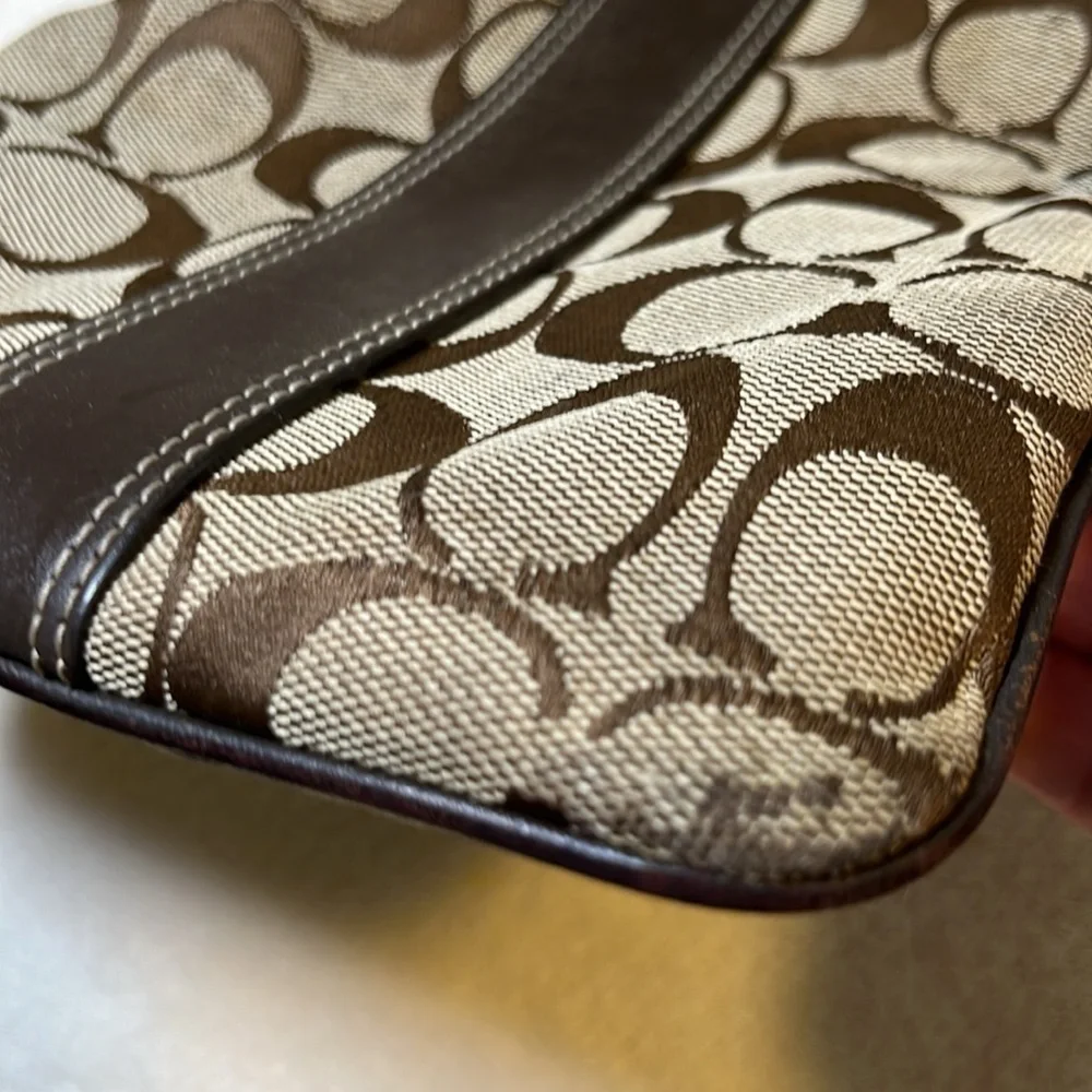 Coach Signature C Swing Pack Crossbody Bag.
See pictures for condition  of bag - Picture 12 of 13